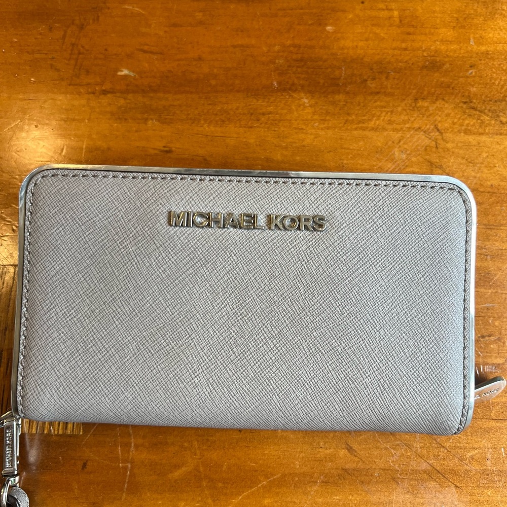 Michael Kors, wristlet, wallet, excellent used condition, gray